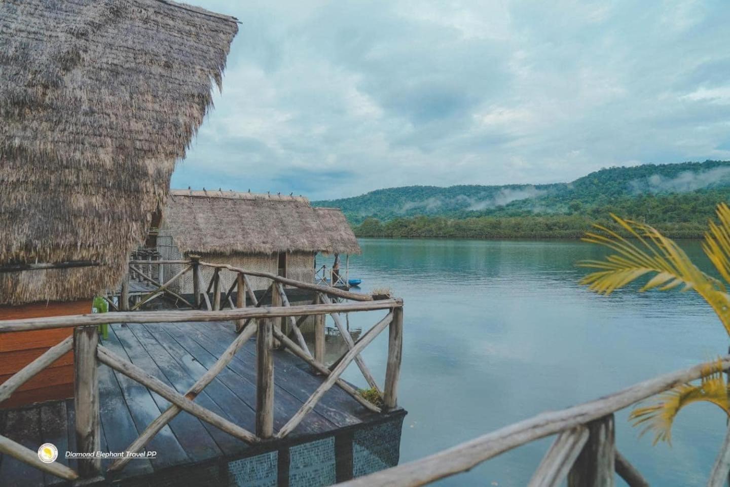 Villa The Floating House à Krŏng Kaôh Kŏng Extérieur photo