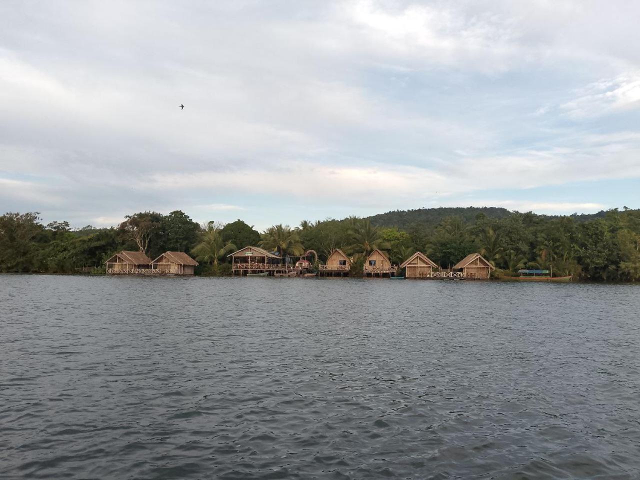 Villa The Floating House à Krŏng Kaôh Kŏng Chambre photo